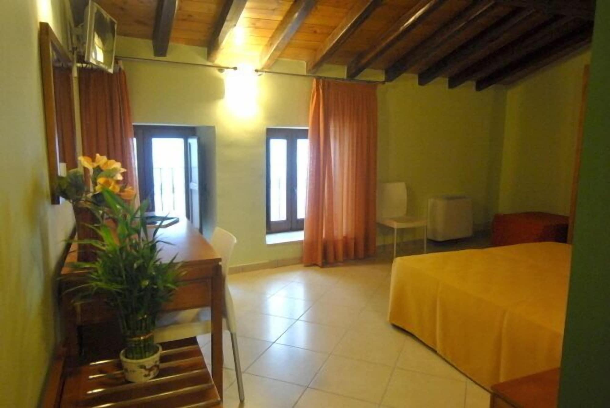 Hotel Federico II Castiglione De Sicilia Extérieur photo