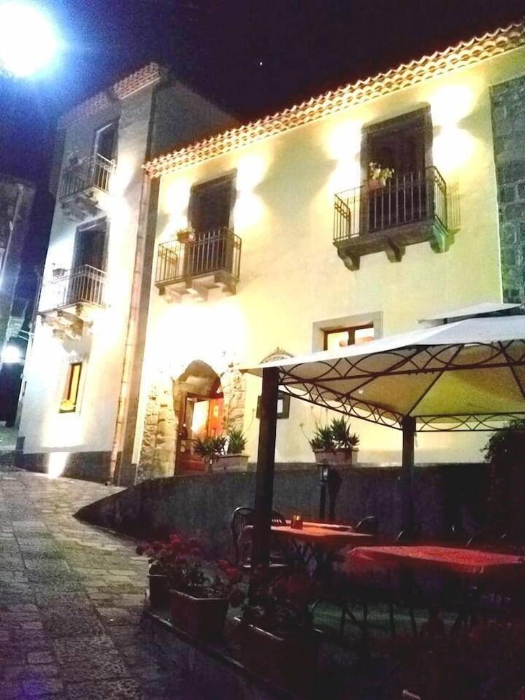 Hotel Federico II Castiglione De Sicilia Extérieur photo